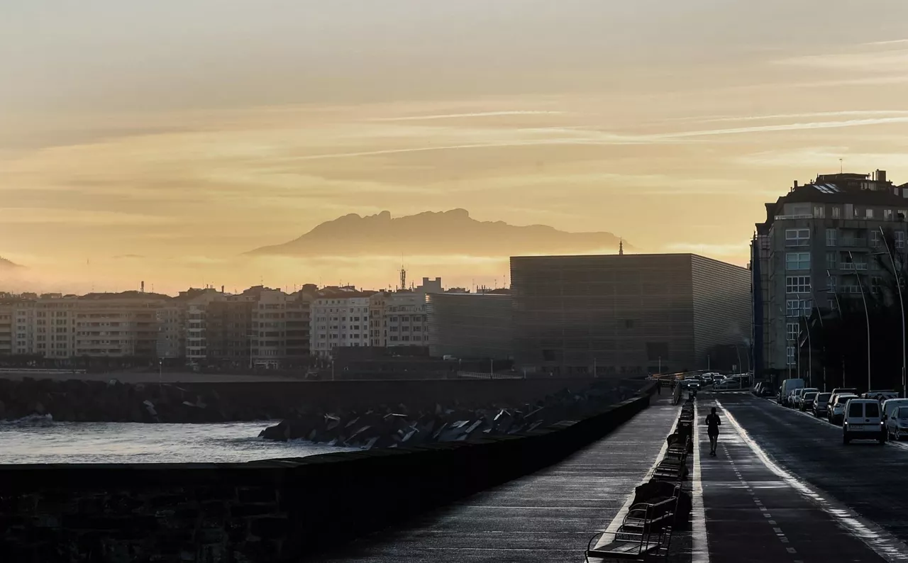 Donostia Pasealeku Berria eguraldia lainoa behe-lainoa egunsentia