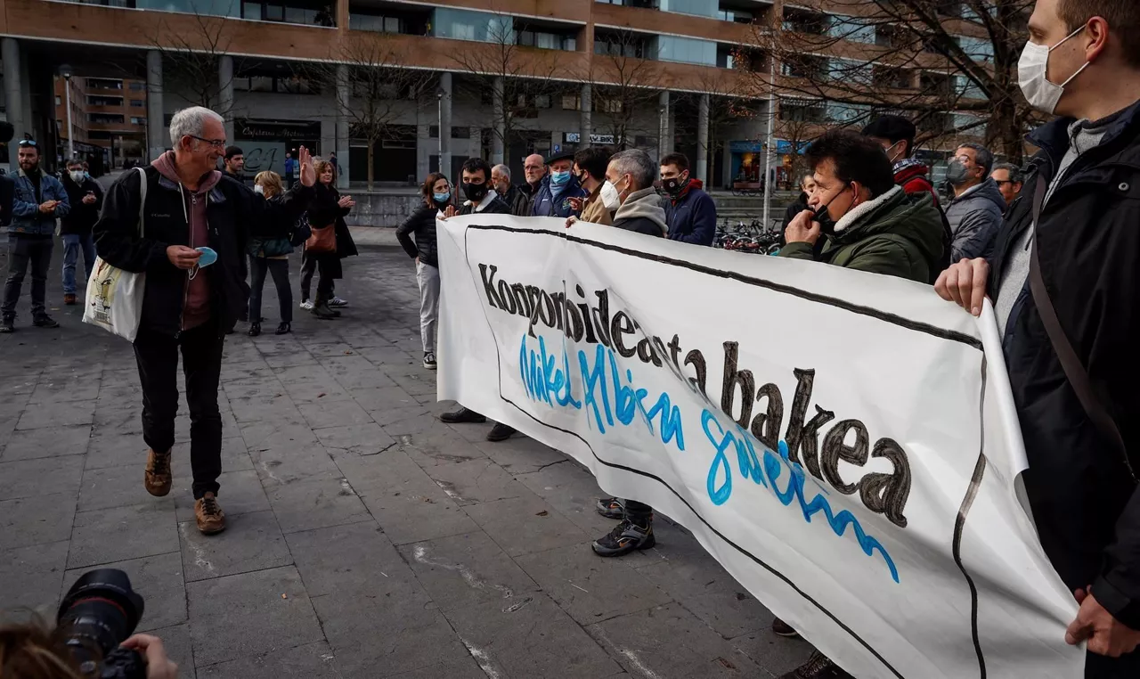 Mikel Albisu babesteko Sorturen elkarretaratzea.