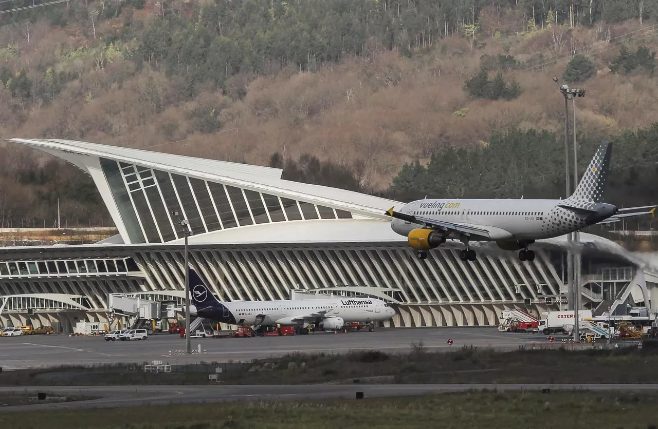 aeropuerto loiu avion hegazkina aireportua