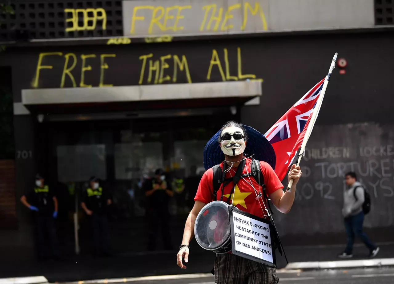 Protesta contra las vacunas y por la libre entrada de Djokovic en Australia. FOto: Efe