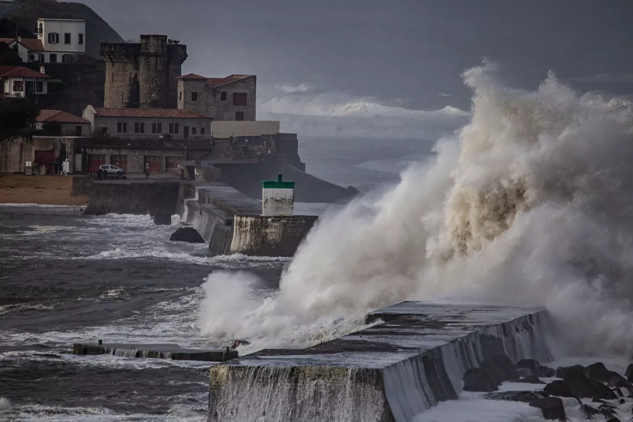 OLAS GIGANTES EN SOKOA OLATUAK EGILEA DOMINIQUE REIS