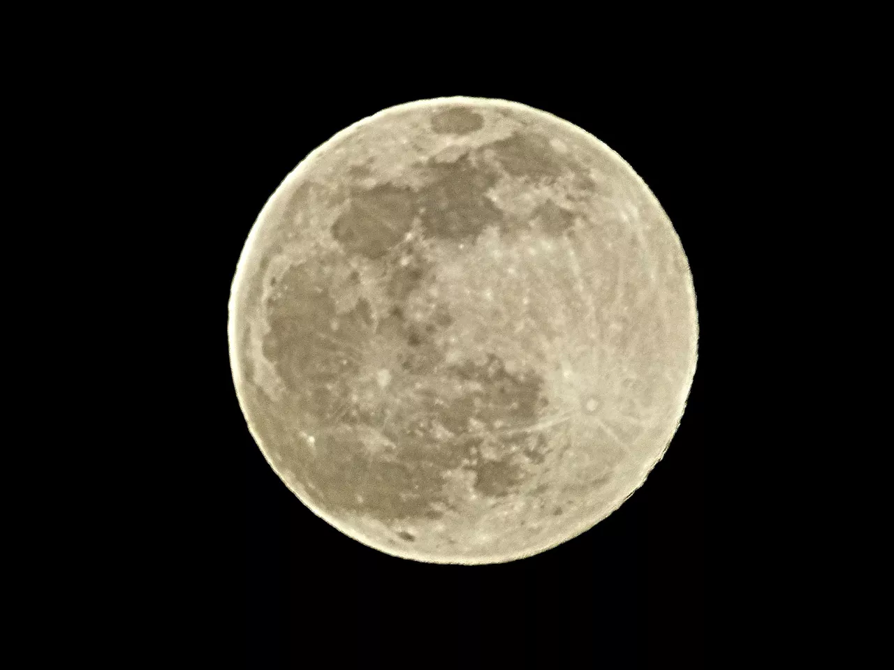 Luna llena. Imagen: Rikardo Agirregomezkorta