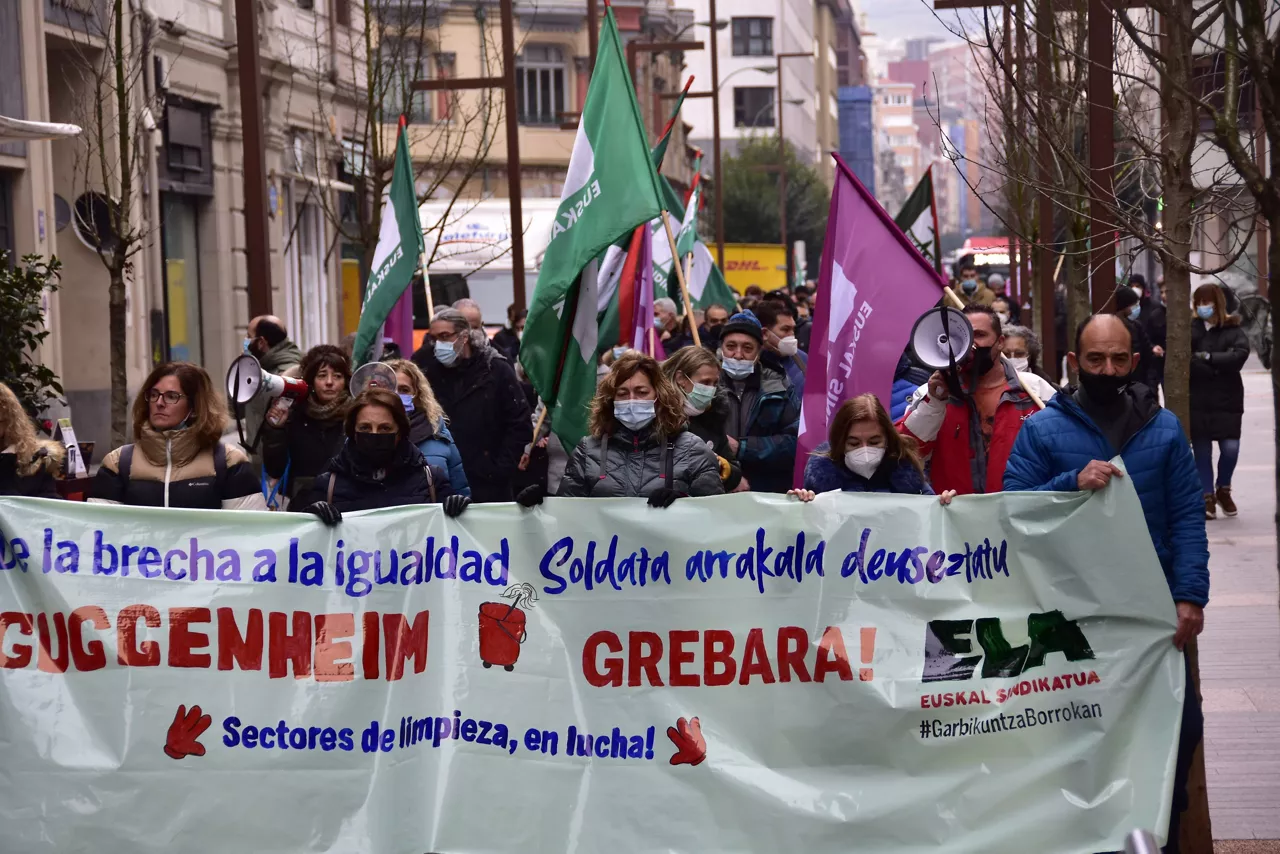 Las trabajadoras, durante la manifestación.