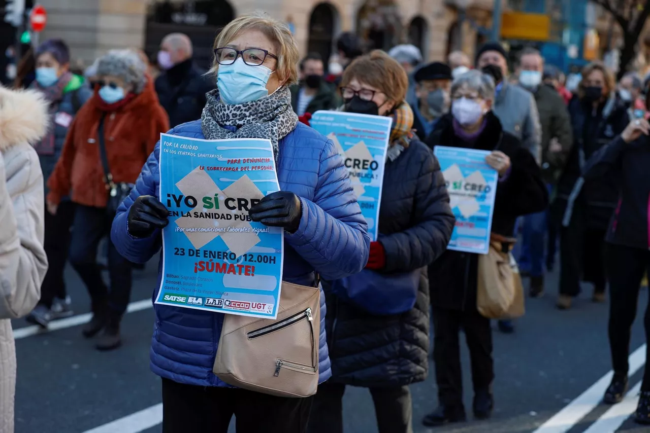 Trabajadores sanitarias en Bilbao. Foto: EFE