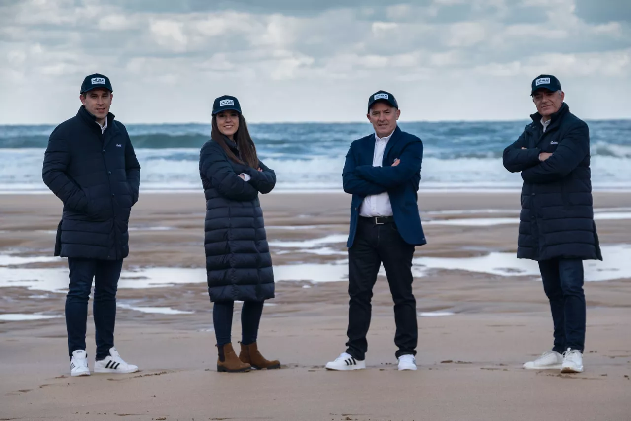 Zesta emanaldiko esatari taldea