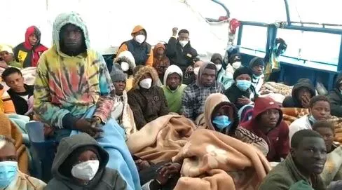 176 migrantes que se encuentran a bordo del buque humanitario "Aita Mari".