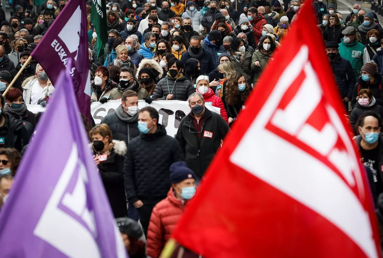 Manifestación contra la reforma laboral en San Sebastián. Foto: EFE
