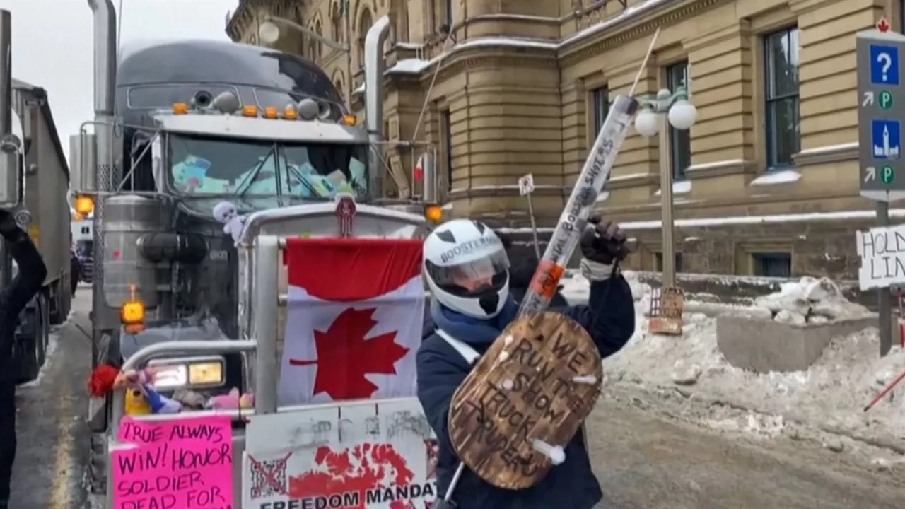 Protesta Ottawan. Agentzietako bideo batetik ateratako irudia.