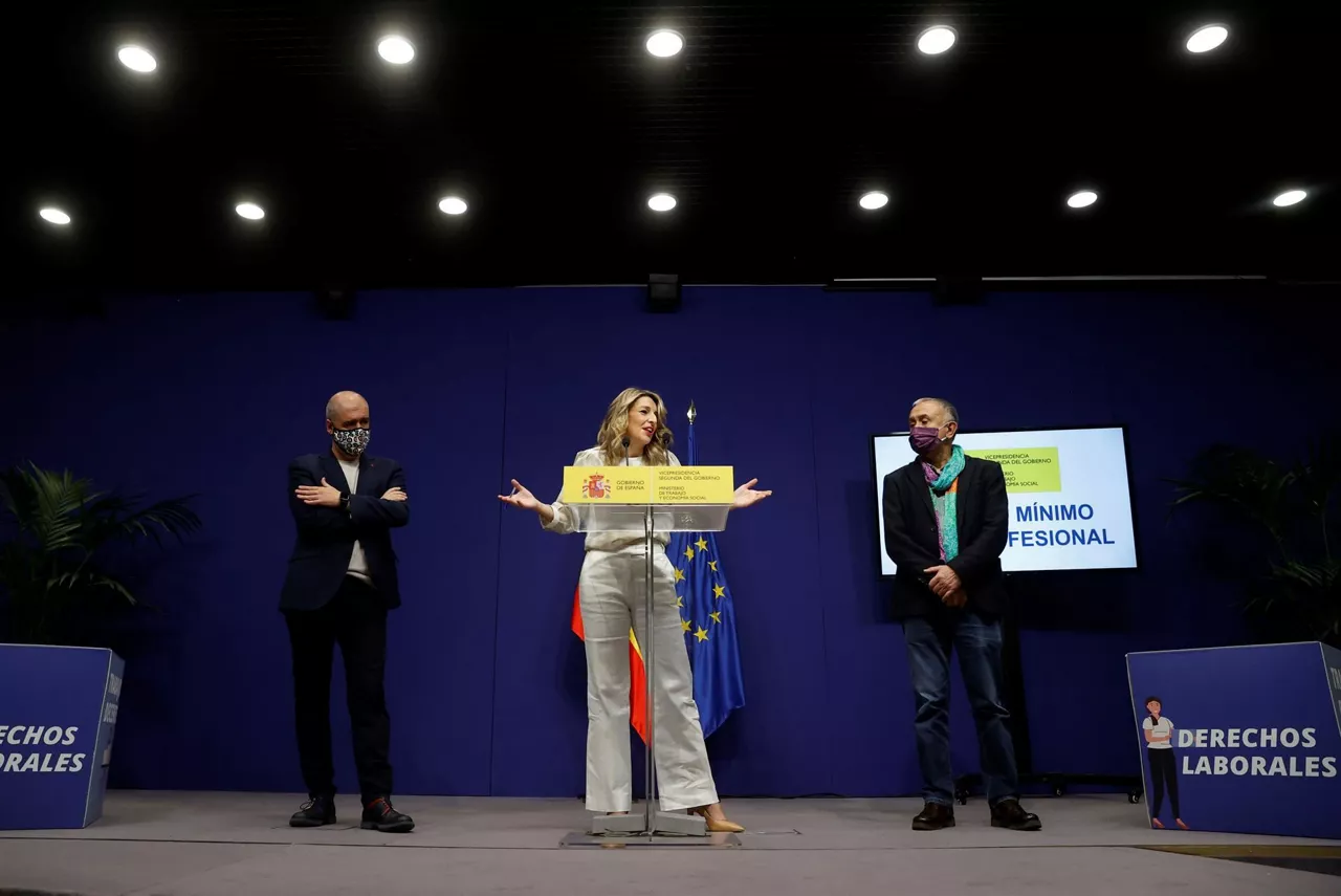 Unai Sordo, Yolanda Diaz eta Pepe Alvarez. Argazkia: EFE.