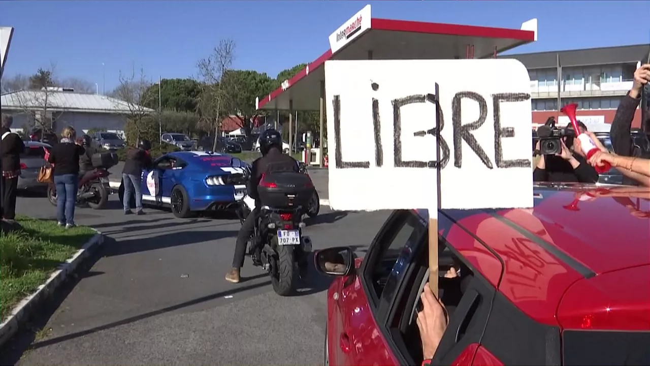 Una manifestación contra las restricciones sanitarias parte desde Baiona