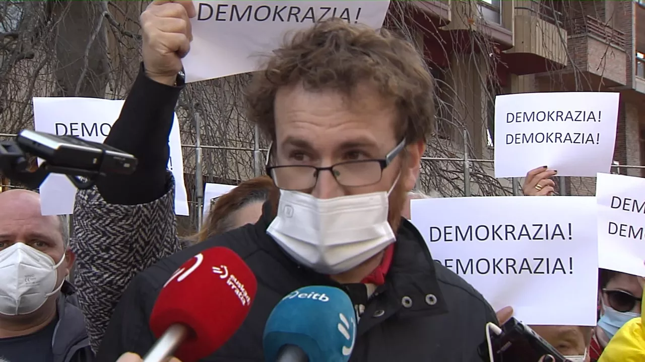 EAko afiliatu talde bat. EITB Mediaren bideo batetik ateratako irudia.