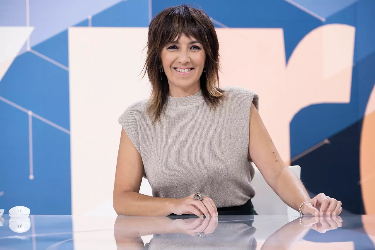 Ana Ramos kazetariak gidatzen du "Helmuga" saioa.