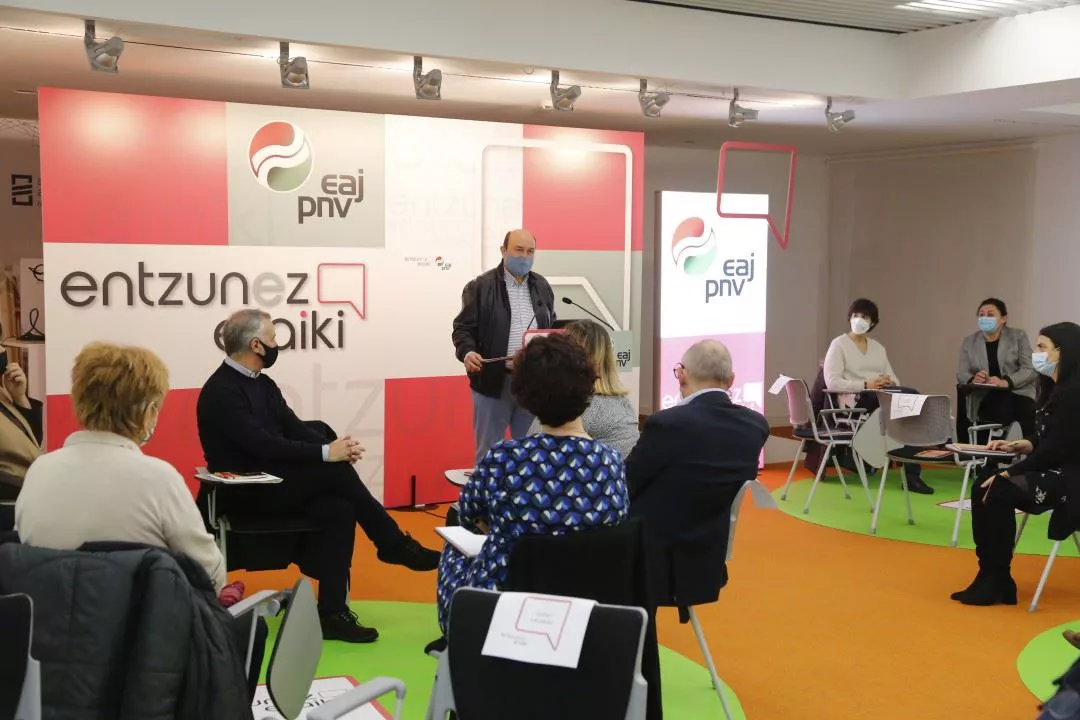 Andoni Ortuzarren mintzaldia, ekimenaren aurkezpenean. Argazkia: EAJ