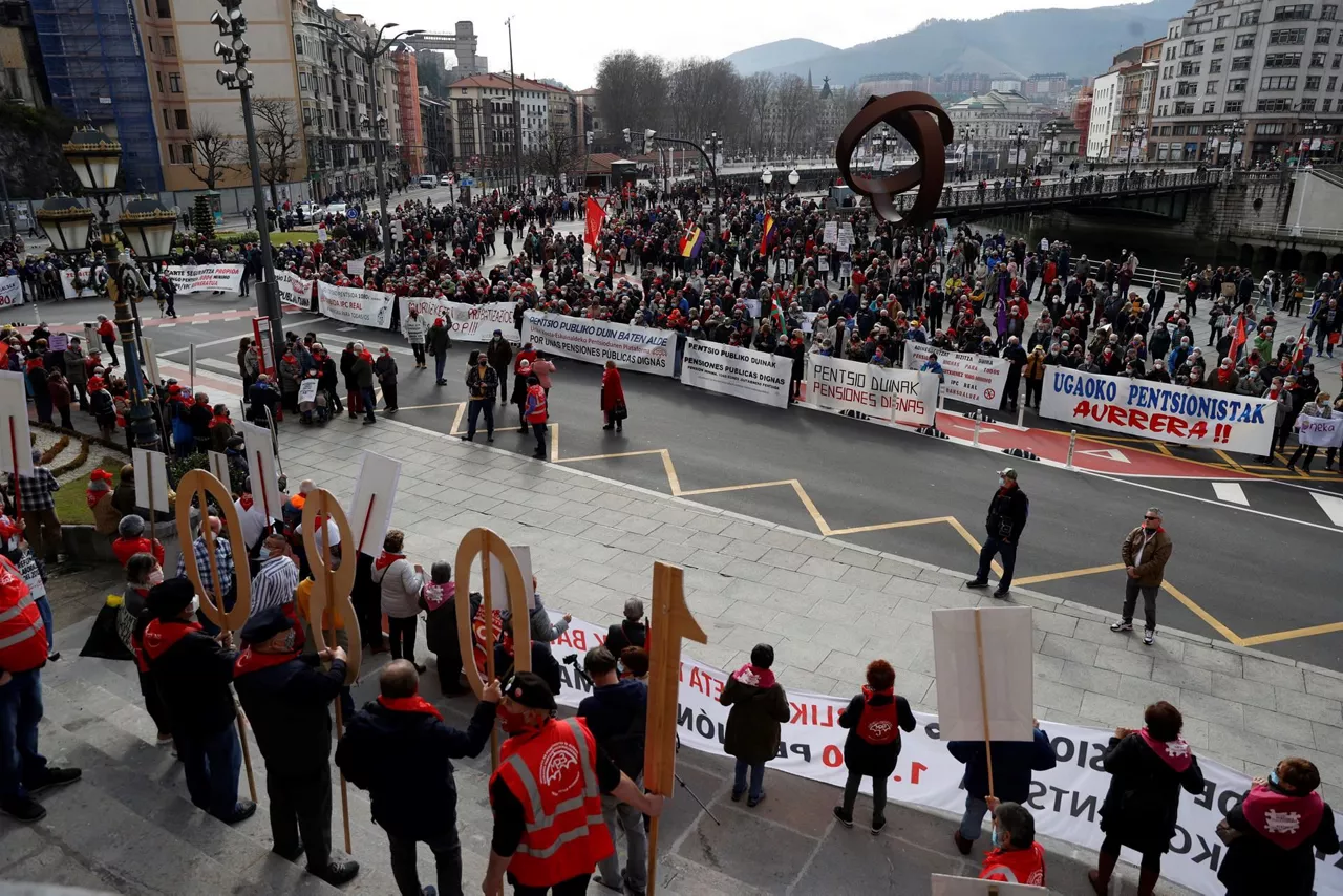 pensionistas-manifestacion-bilbao-efe