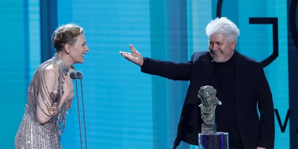 Cate Blanchett, Goya internacional, y Pedro Almodovar