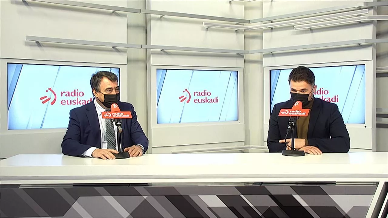 Aitor Esteban y Gabriel Rufián en el programa Ganbara de Radio Euskadi.