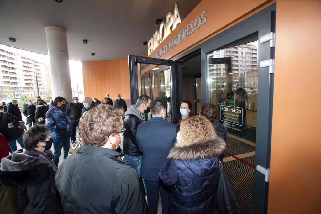 Leire Pinedo recuerda a los críticos que la reunión es telemática.