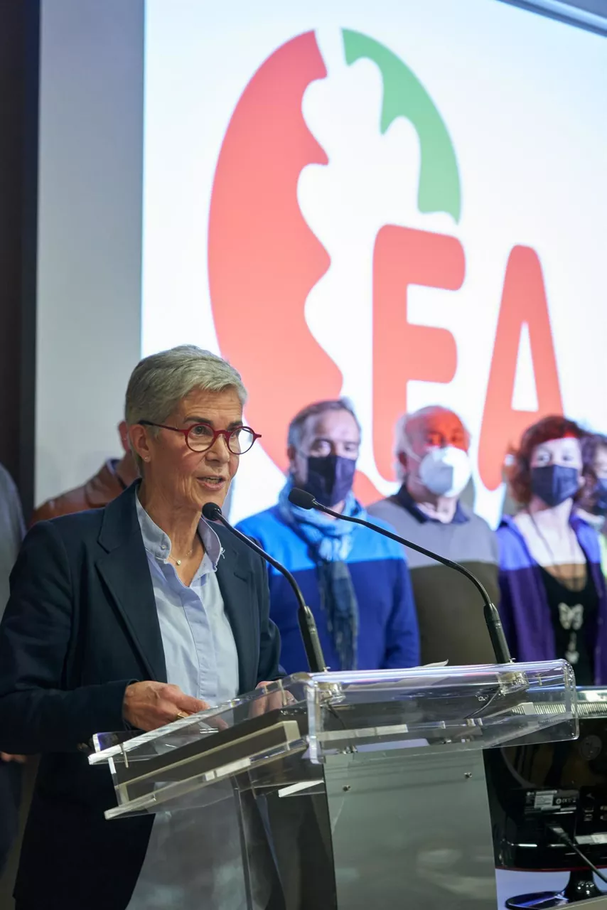 La portavoz del nuevo grupo motor de los críticos de EA, Esther Larrañaga.