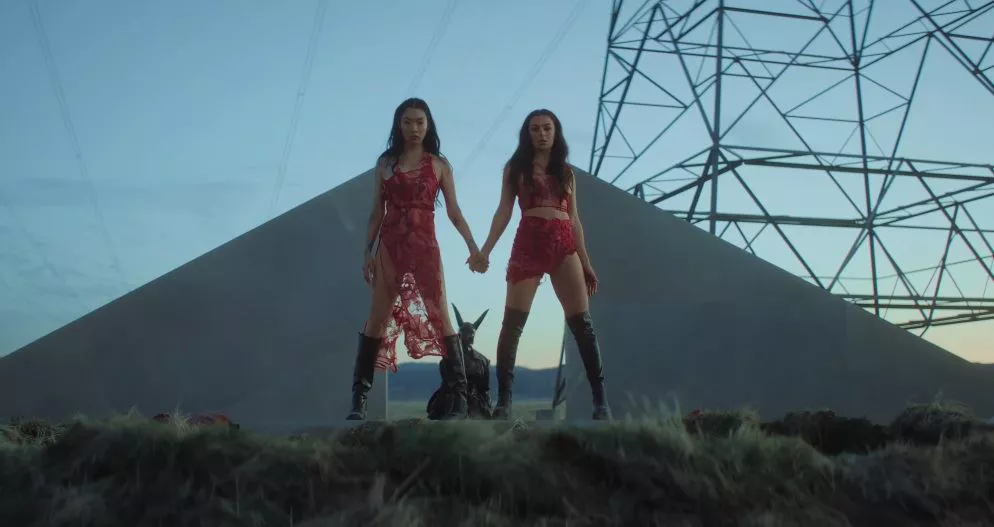 Charlie XCX eta Rina Sawayama