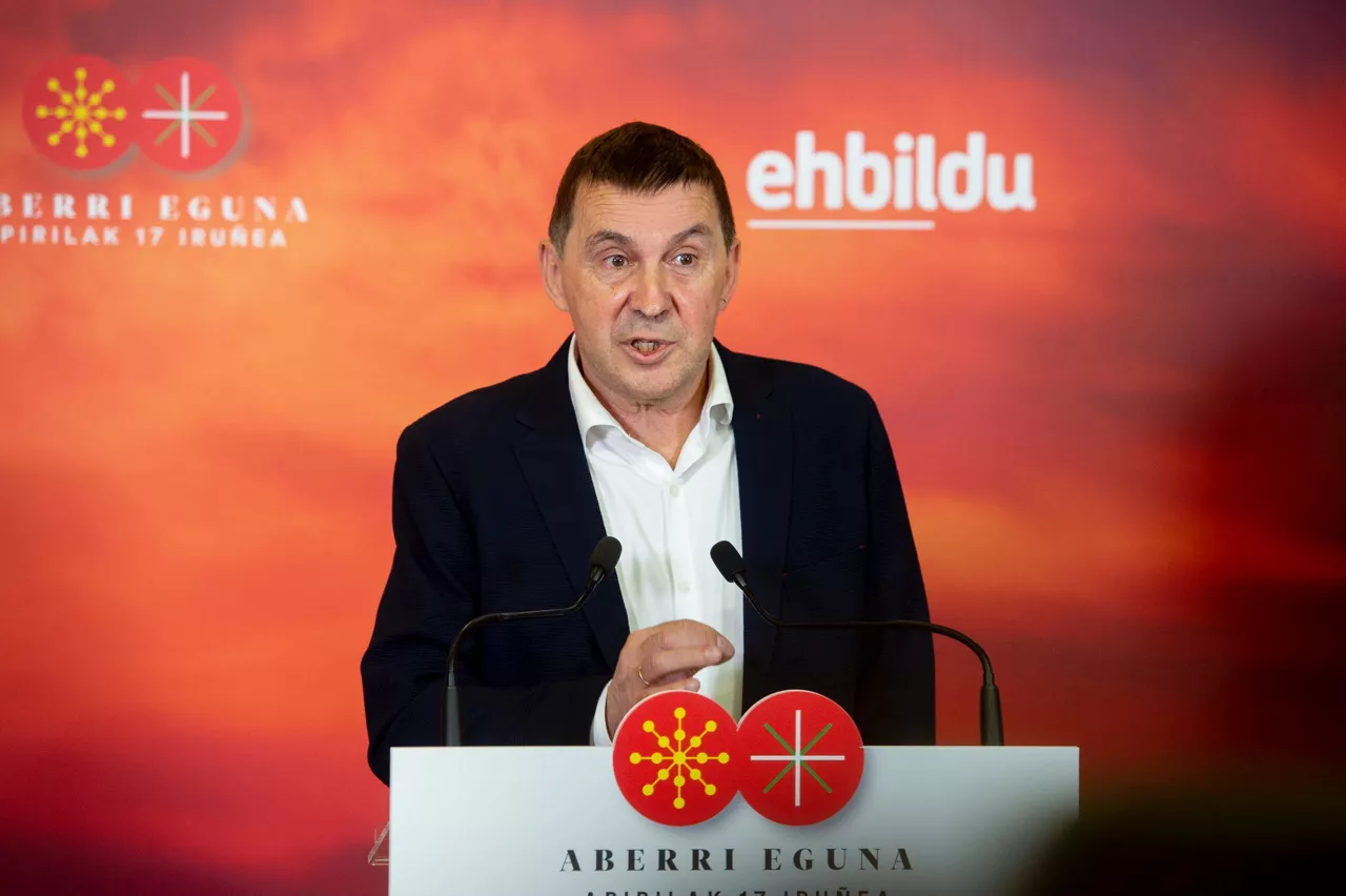 Arnaldo Otegi durante la rueda de prensa de este lunes. Foto: EH Bildu.