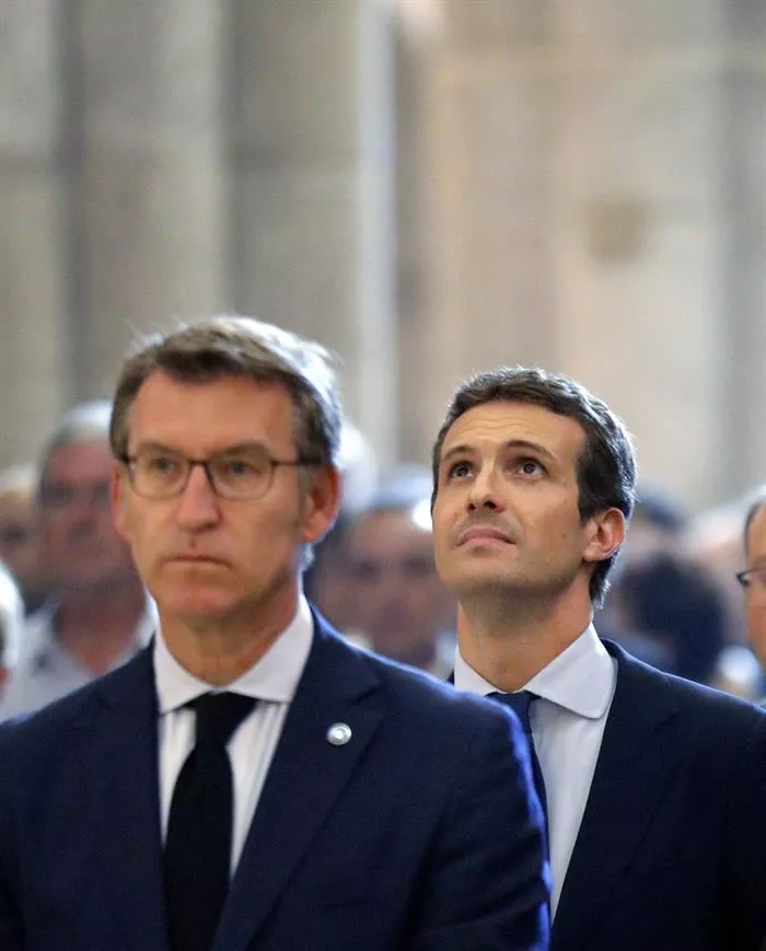 Alberto Núñez Feijóo¿ y Pablo Casado. Foto: EFE