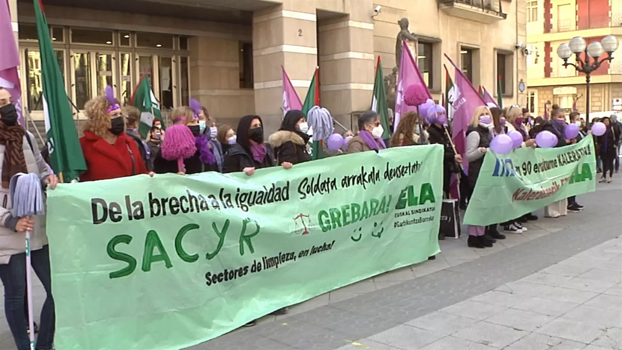 Garbitzaileen bilkura. EITB Mediaren bideo batetik ateratako irudia.