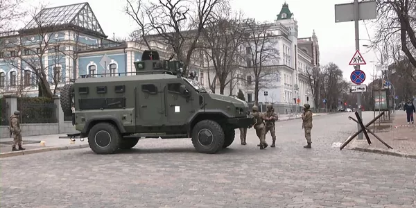 Tanques ucranianos en Kiev.