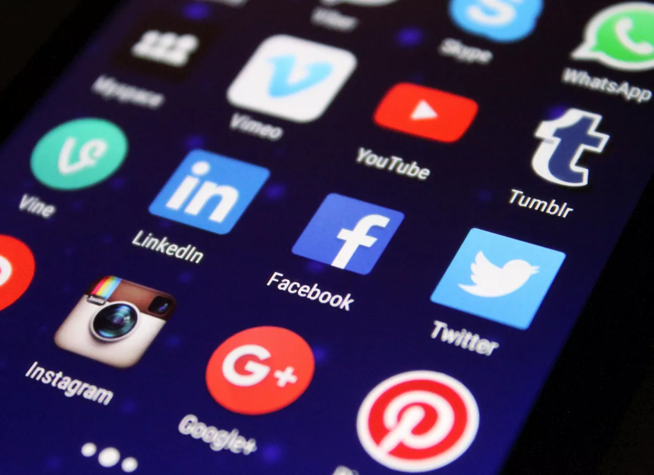 iconos-social-media-redes-sociales