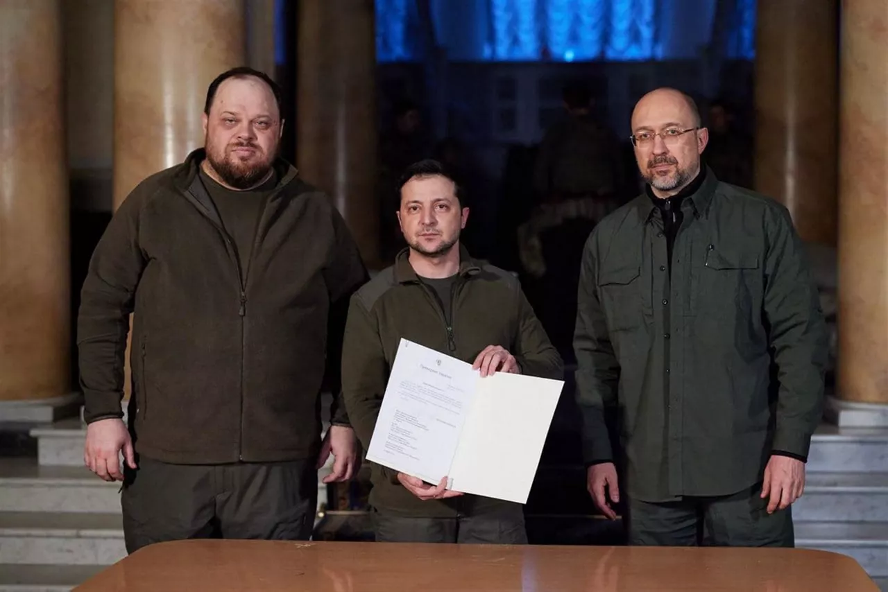 El presidente de Ucrania, Volodímir Zelenski, firmó la petición de adhesión la semana pasada. EFE
