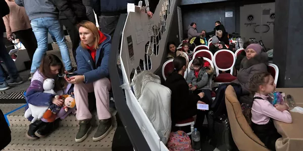 Errefuxiatuak Errumaniako mugan. EFE
