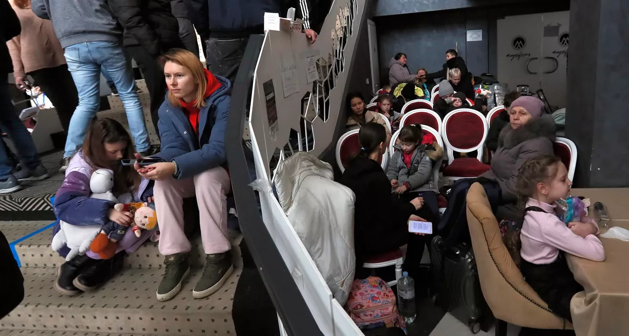 Refugiados en la frontera con Rumania. EFE