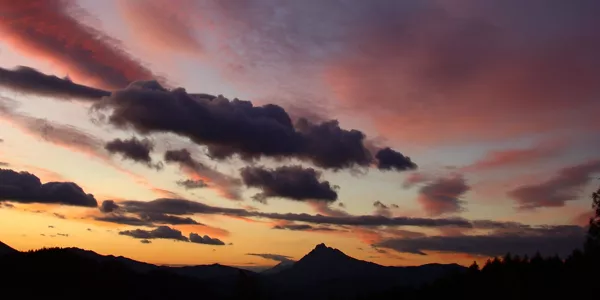 Amanecer en Garai. Foto: Txaro Ortiz de Zarate Uranga