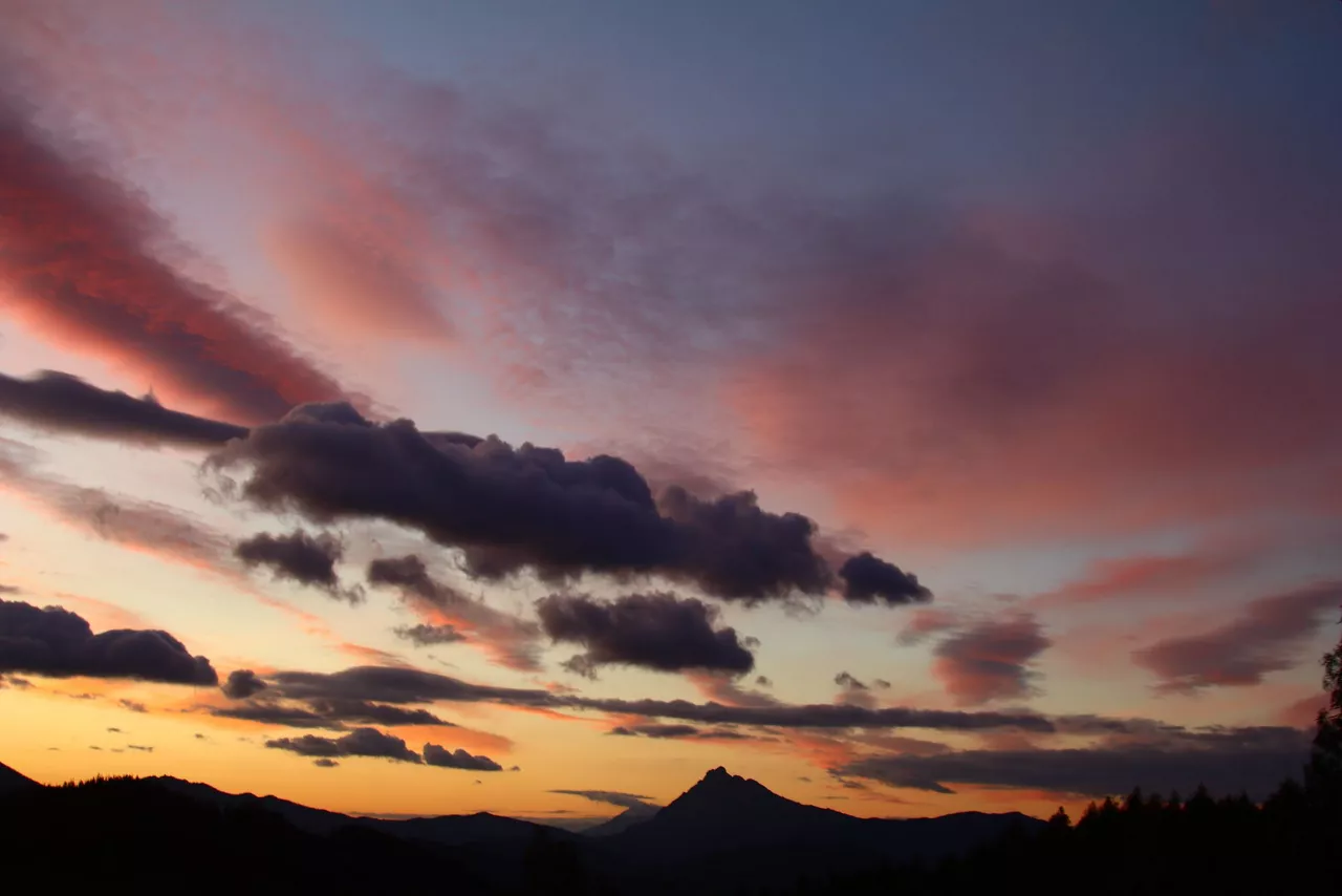 Amanecer en Garai. Foto: Txaro Ortiz de Zarate Uranga