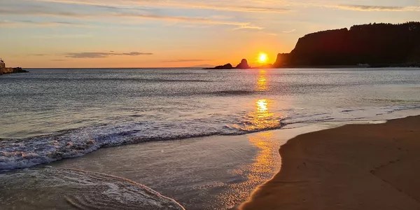 Amanecer en Ondarroa. Foto; Itziar Alberdi