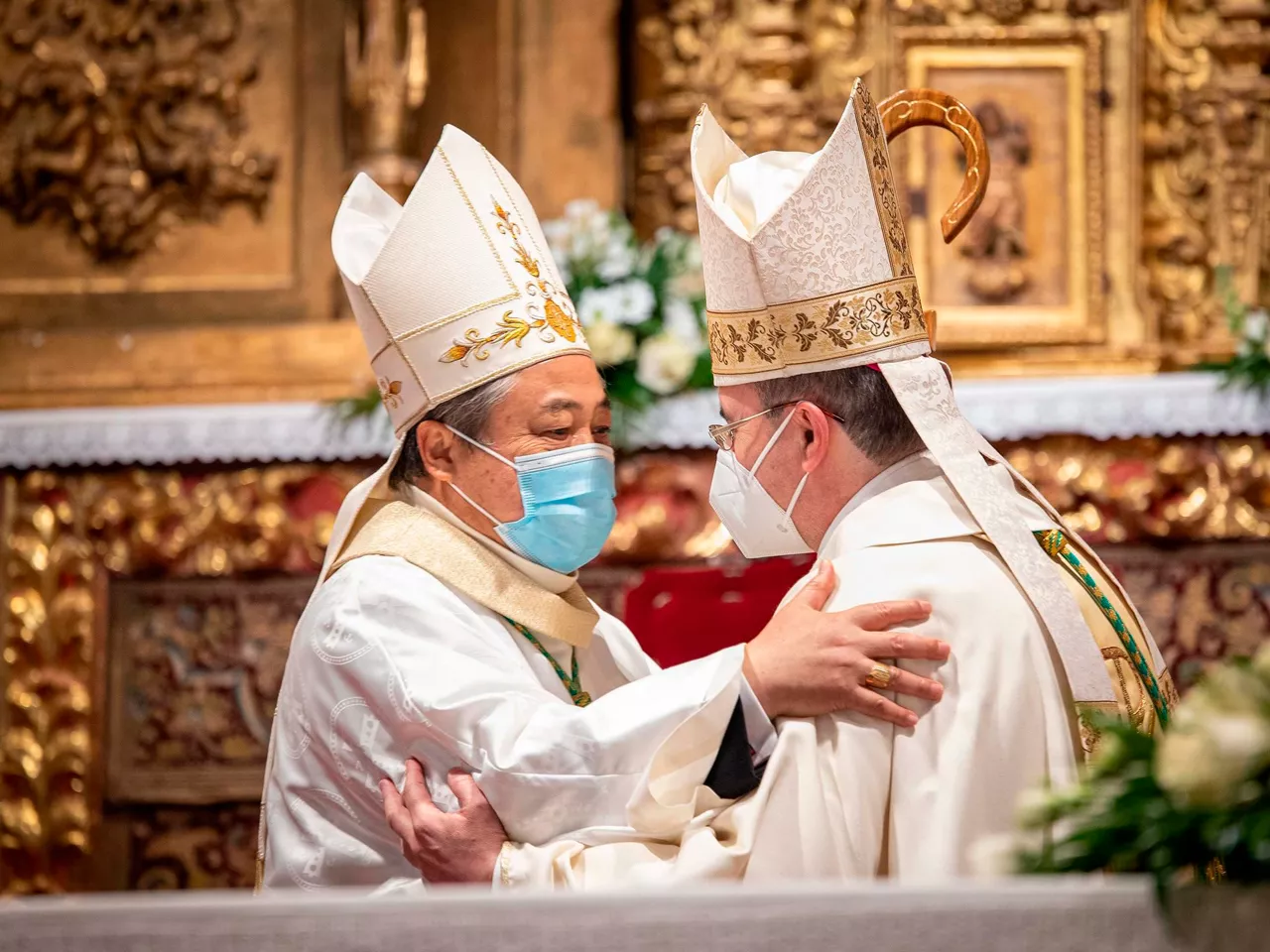 El nuevo obispo de Calahorra y el nuncio apostólico en España