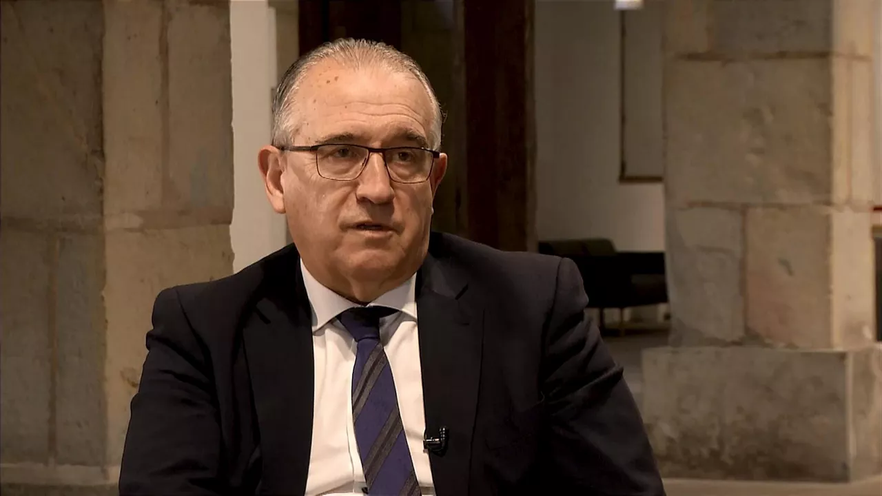 El alcalde de Pamplona, Enrique Maya, en 'Navarra Hoy'. Imagen obtenida de un vídeo de EiTB Media.