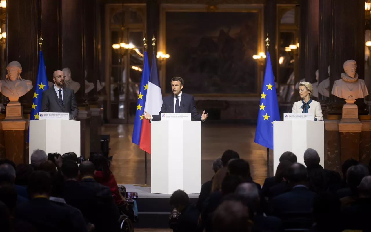 Versalleseko goi-bilera. Argazkia: EFE