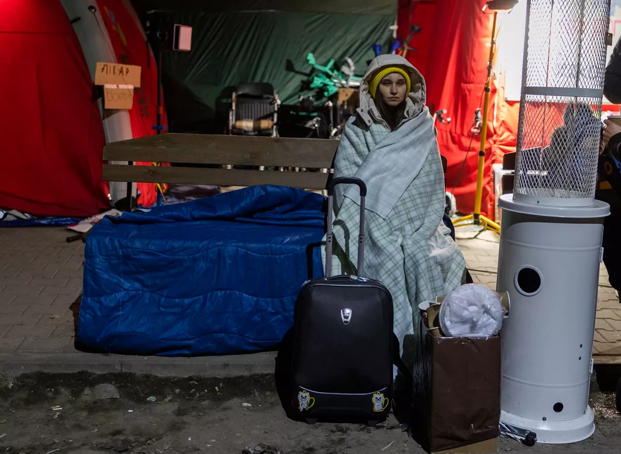 Una refugiada en la frontera de Medyka, en Polonia. Foto: EFE