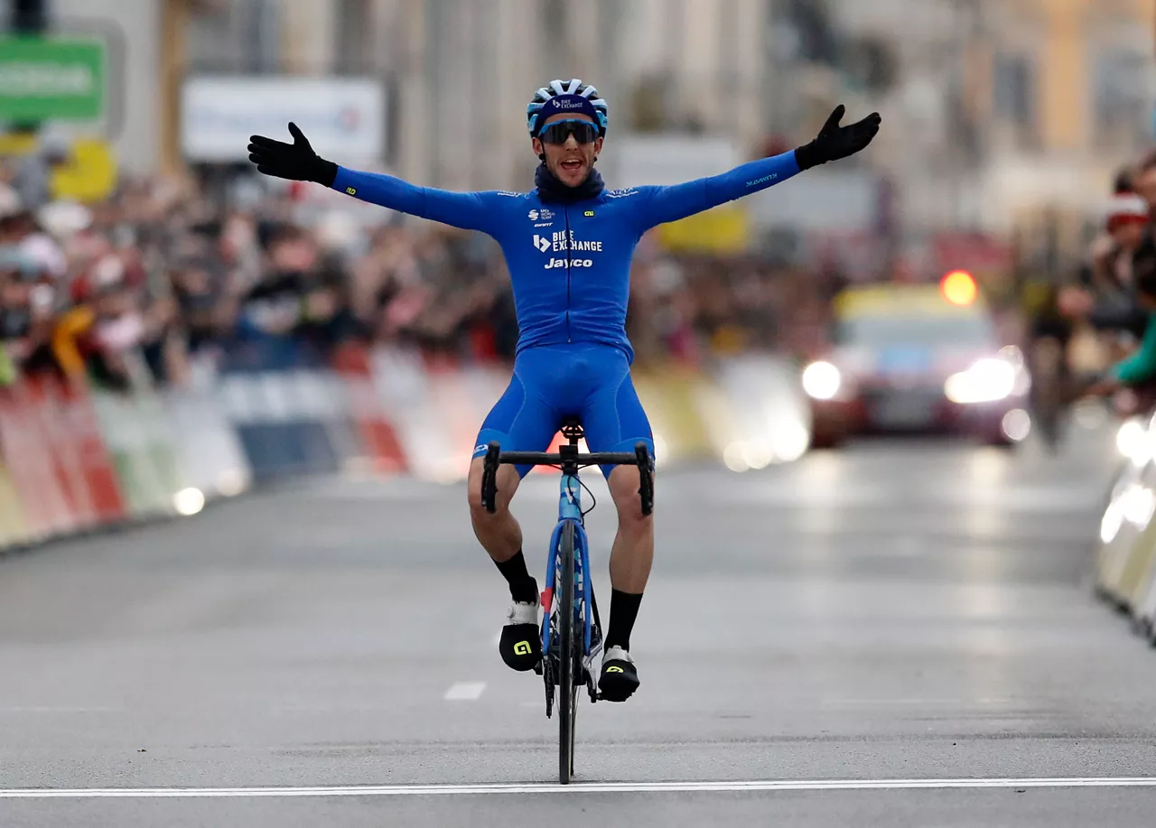 Simon Yates, Paris-Nizako azken etaparen irabazlea. Argazkia: EFE