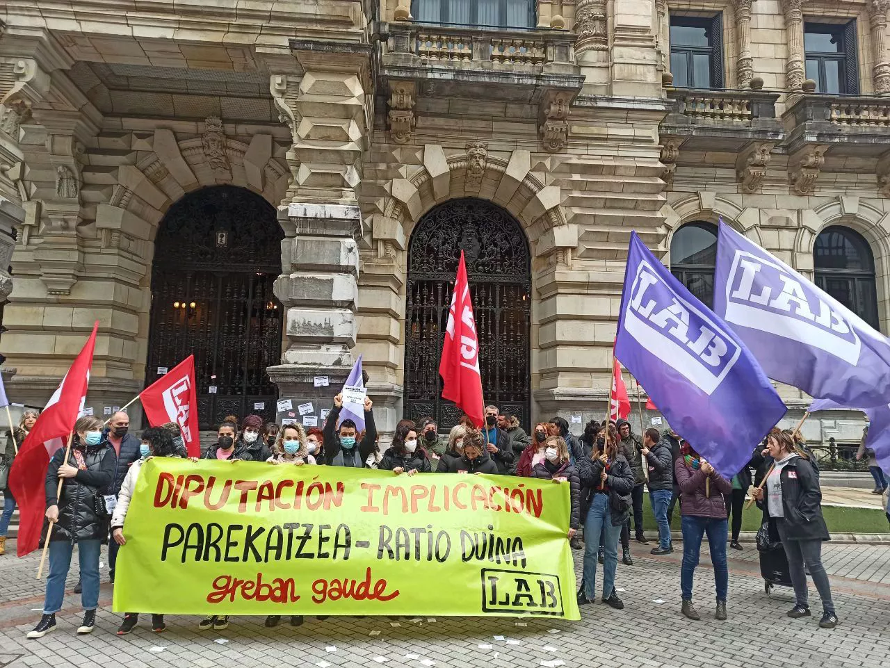 Protesta de las trabajadoras de las residencias de mayores de Bizkaia