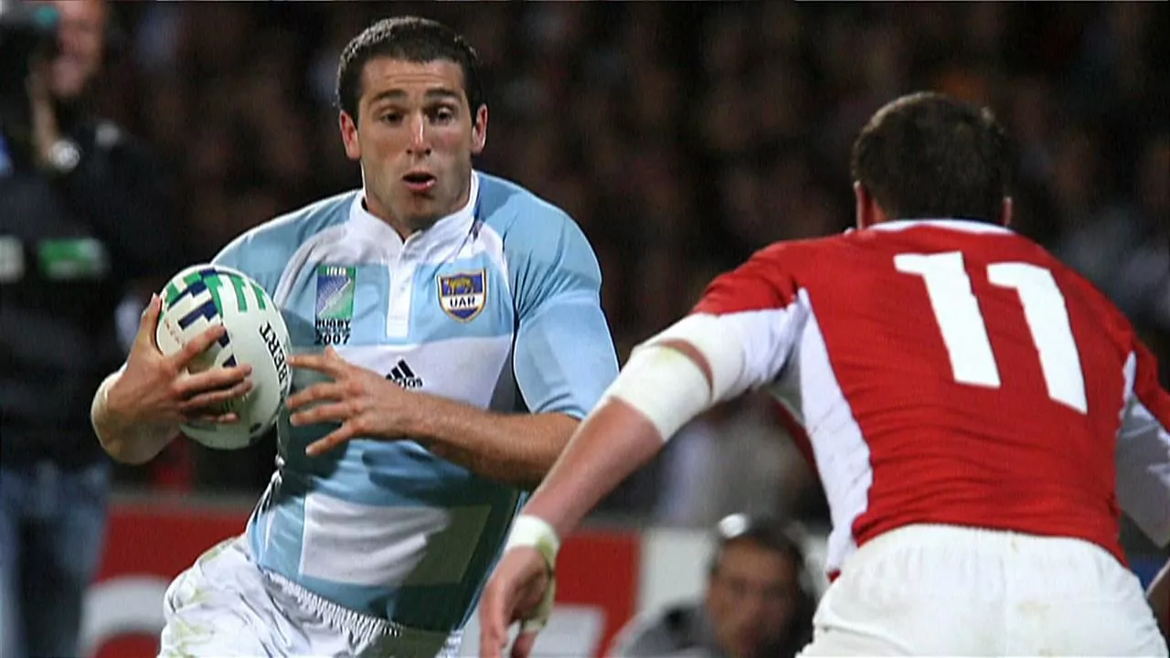 rugby jokalaria tiroketa Parisen
