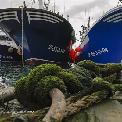 arrantzaleak-portuetan-santurtzi- arrantza pesca amarrados efe