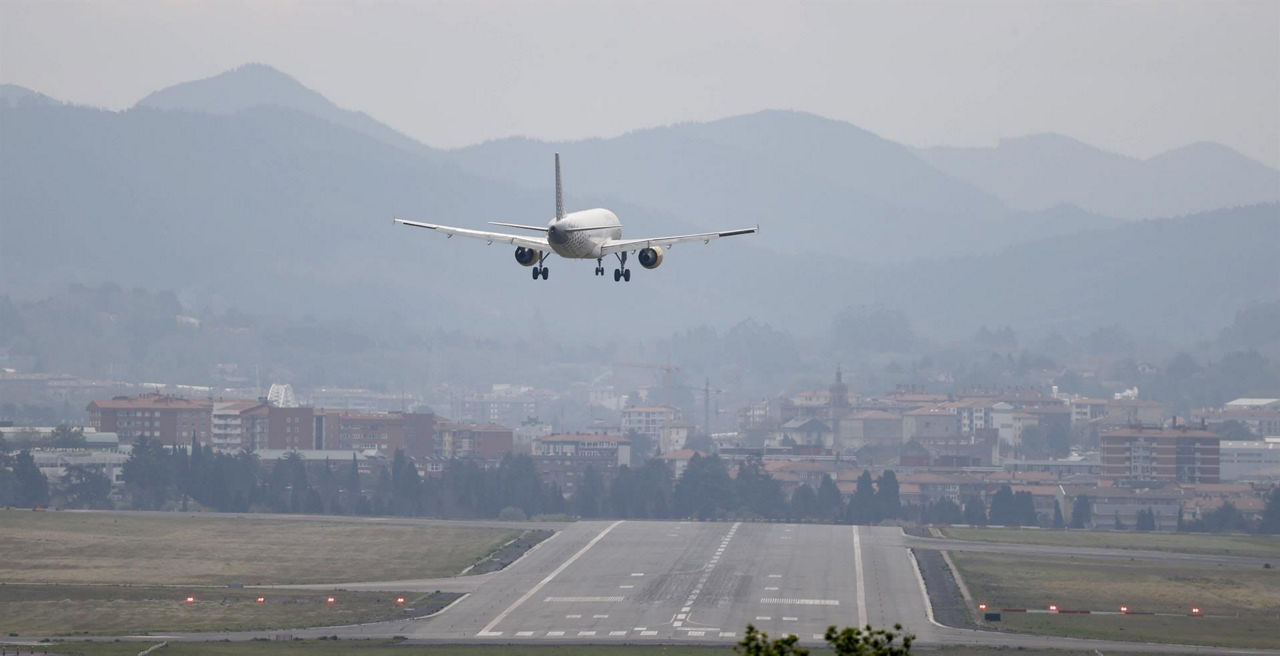 avion hegazkina haizea viento loiu aeropuerto aireportua
