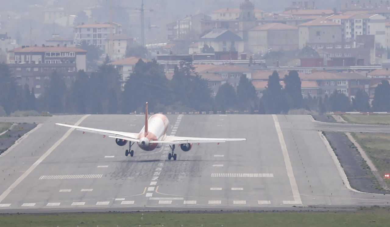 avion hegazkina haizea viento loiu aeropuerto aireportua
