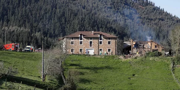  Incendio en un caserío de Okondo. Foto: Bomberos de Álava