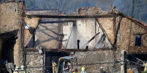  Incendio en un caserío de Okondo. Foto: Bomberos de Álava