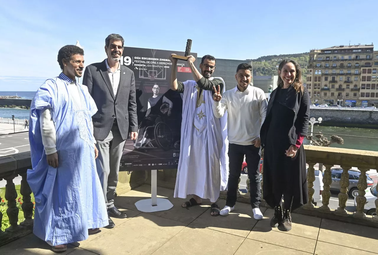 Lafdal Mohamed Salem, Eneko Goia, Brahim Chagaf, Ahmed Moh Lamin y María Carrión. Foto: Iñigo Royo.