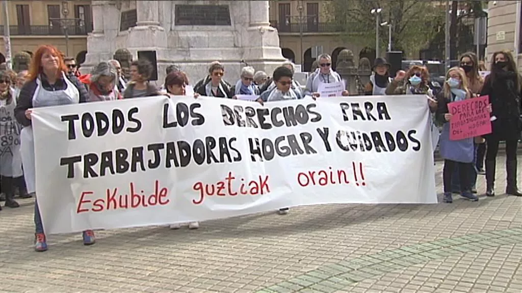 Concentración de trabajadoras del hogar y cuidados, en Pamplona. Foto: EITB Media