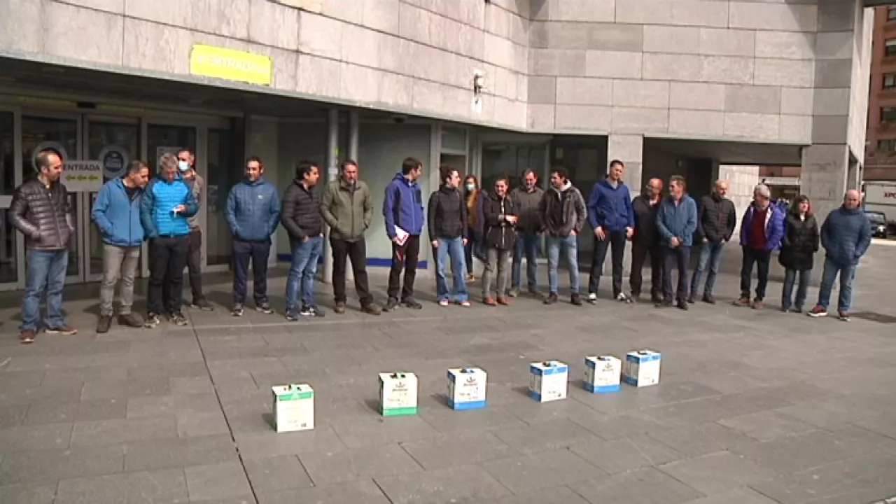 Nafarroako abeltzainen protesta. EiTB Mediaren bideo batetik ateratako irudia.