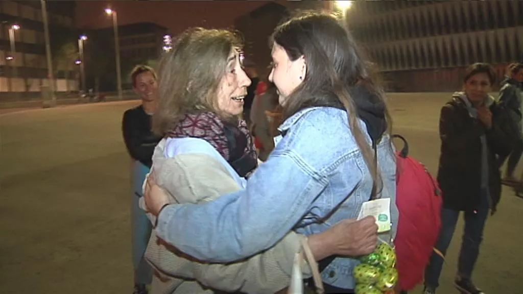 Faina eta Virginia, Euskal Herriko harrera familia. EITB Mediaren bideo batetik ateratako argazkia